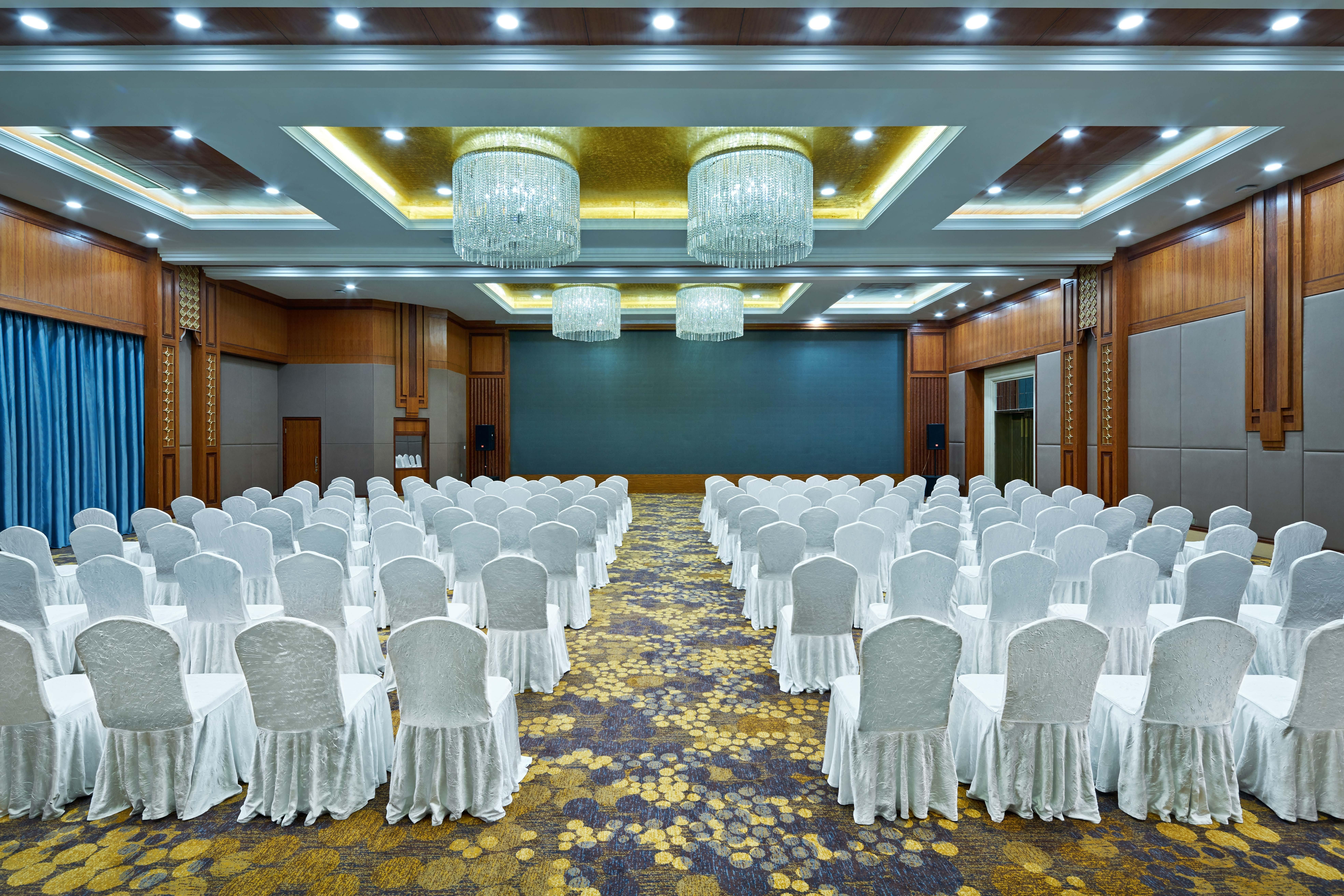 Crowne Plaza Ordos, An Ihg Hotel Exterior photo